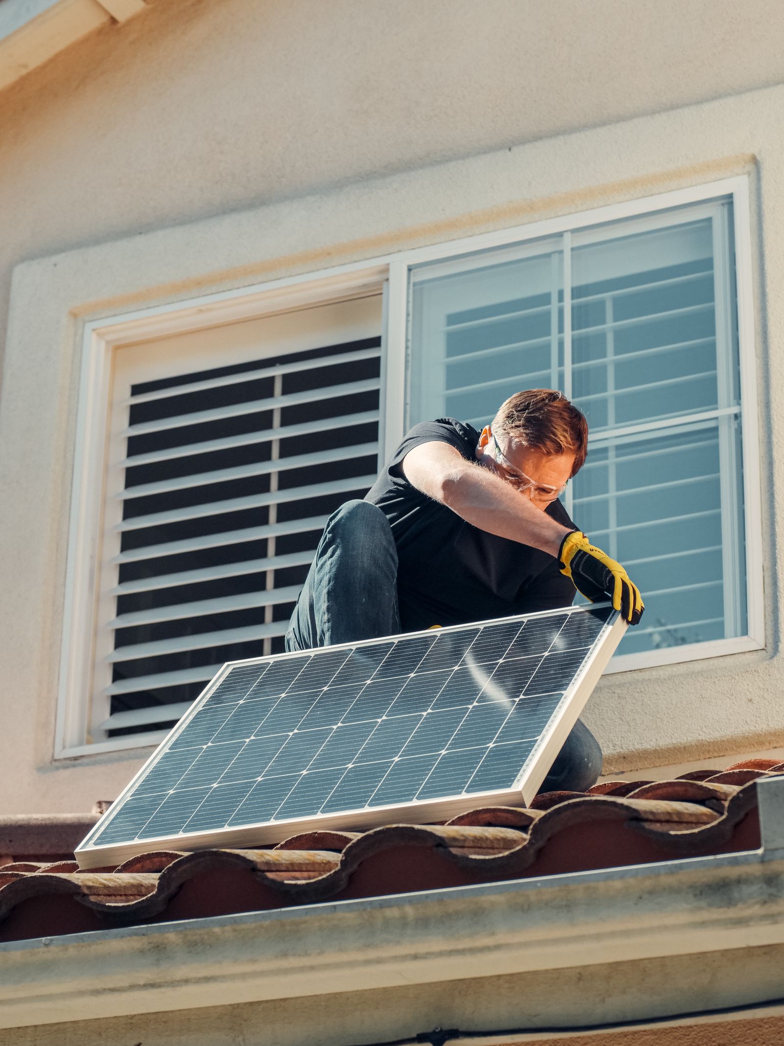 Solar and battery rebates in Victoria explained